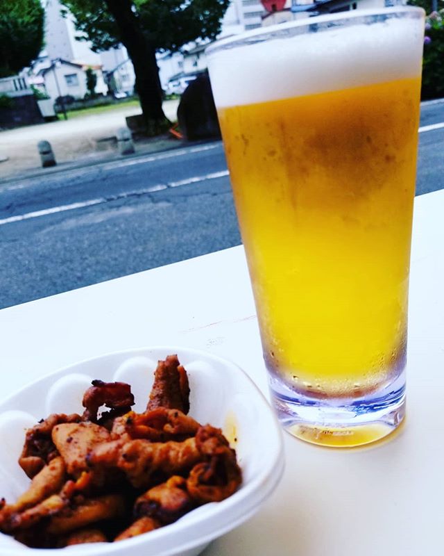 みなさんこんにちは＼(^^)／ 昨日に引き続き、本日もビール、ホルモン、ラムネ売ってますよ～ イートインスペースもあります☆ぜひ遊びに来てね#AsobiBarSnow #Snow #群馬 #前橋 #バー #お酒 #女子会 #カラオケ #ゲーム #七夕祭り