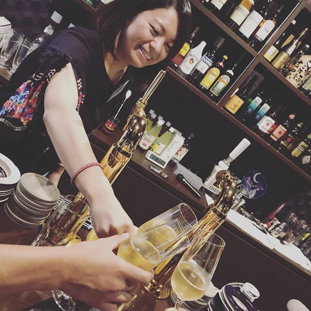 🥂🥂🥂 3ちゃんおかえり～＼(^^)／ 最高に楽しい夜でしたあ～飲み足りない️笑今日もsnowでガッツリ飲んじゃいましょう#AsobiBarSnow #Snow #群馬 #前橋 #バー #お酒 #女子会 #カラオケ #ゲーム #ダーツ #シャンパン